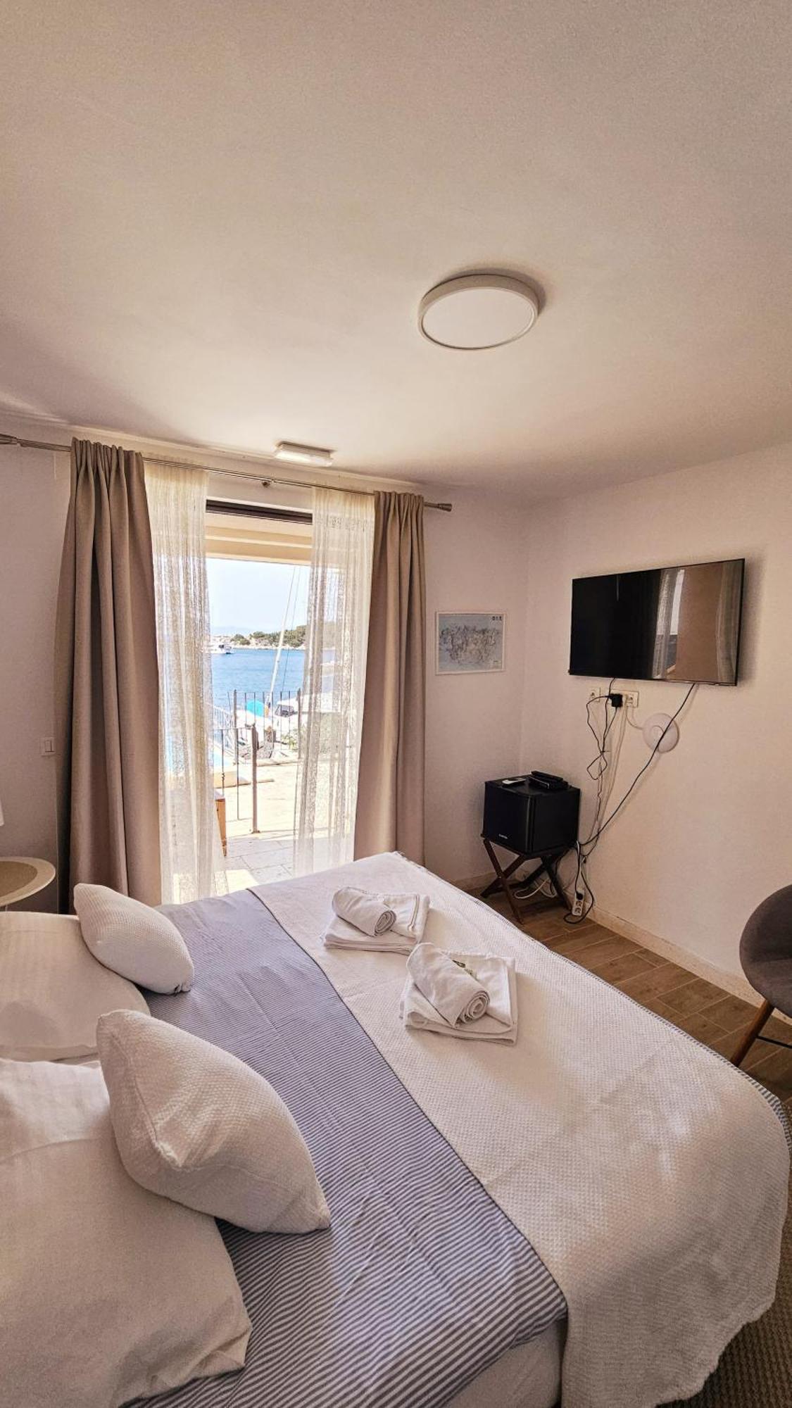 Guesthouse Augusta Insula Lastovo 外观 照片